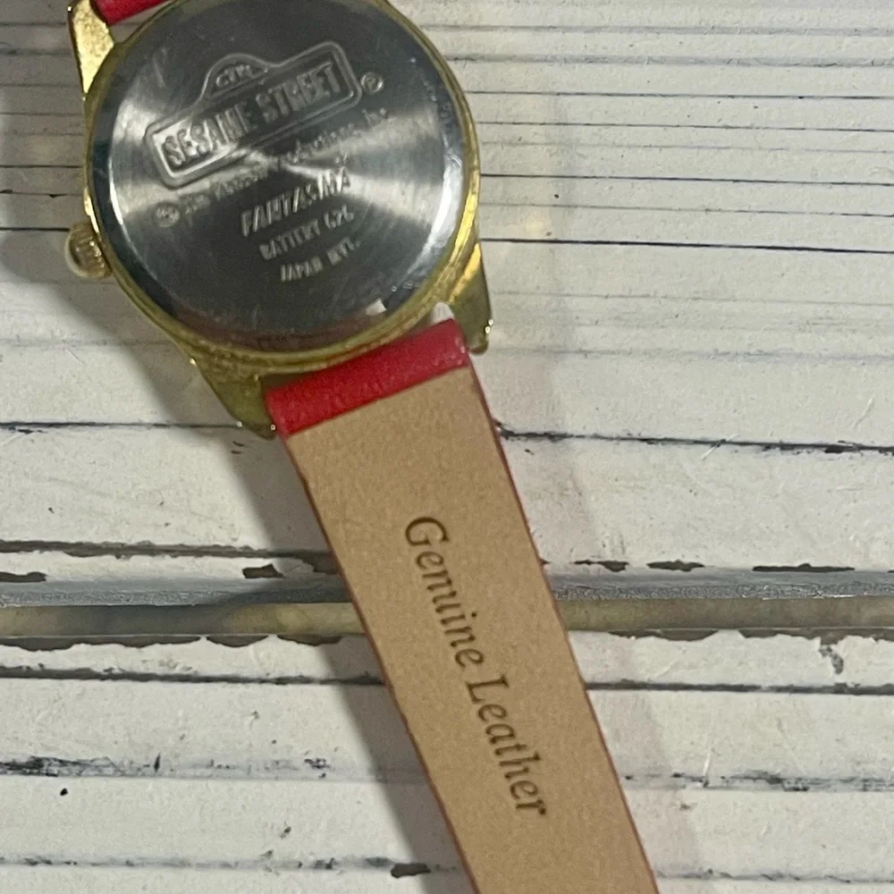 NEW BATTERY Vintage 90's Elmo Sesame Street Fantasma‎ Watch Red Leather Band